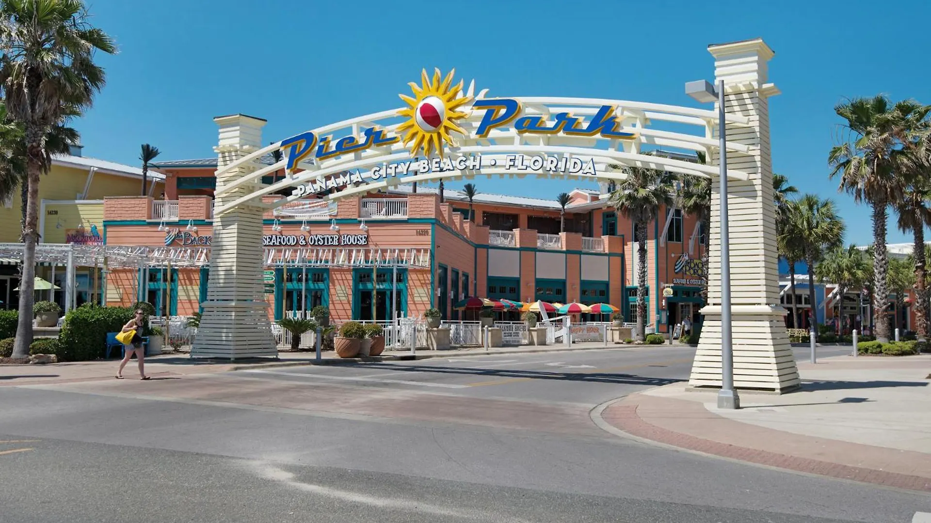 Wowza! You Have To See This Opulent Gulf Front Home! 5 Star Accommodation! Panama City Beach